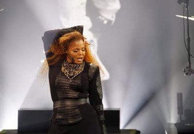 2015_11_janetjackson_livekelz2.jpg
