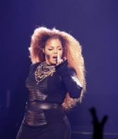 2015_11_janetjackson_livekelz3.jpg