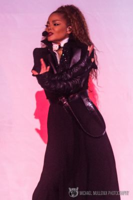 janet-jackson-att-center-2017-15.jpg