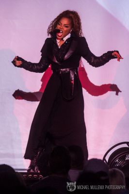 janet-jackson-att-center-2017-21-1.jpg
