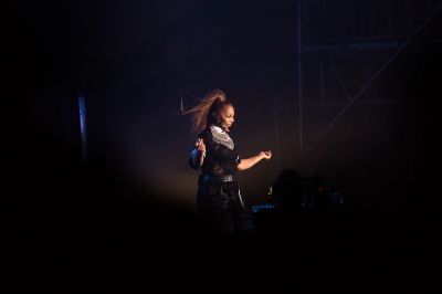 jjoutsidelandsfest_281329~0.jpg