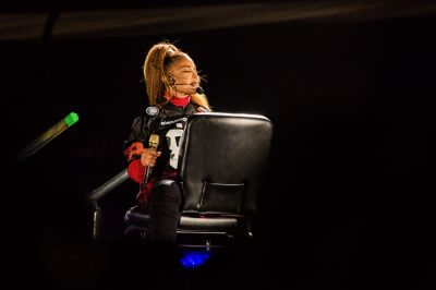 jjoutsidelandsfest_281729~0.jpg