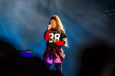 jjoutsidelandsfest_282129~0.jpg