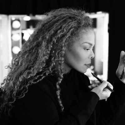 jj_METAMORPHOSIS_backstage11.jpeg