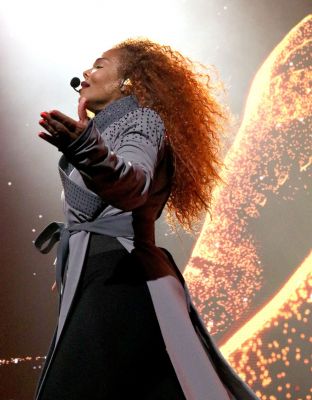 jj_JANET_METAMORPHOSIS_Night1_2019_3.jpg