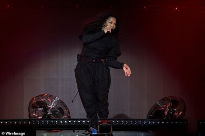 RNB_Fridays_Live_3.jpg