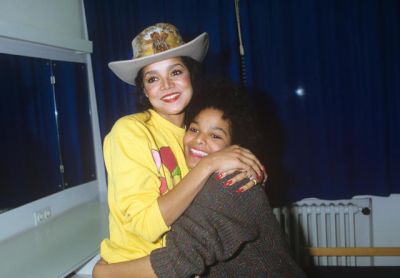 1982_JanetJacksonAlbumSigning_5.jpg