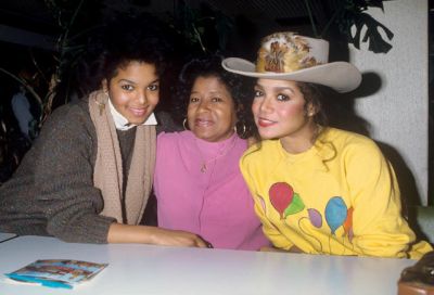 1982_JanetJacksonAlbumSigning_6.jpg