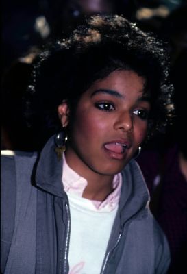 1983_JacksonsPressConference_07.jpg