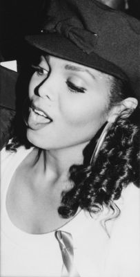 92_SoulTrainBackstage3.jpg