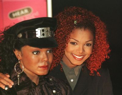Janet_Jackson_Presented_With_Wax_Figure_At_Madame_Tussaud28829.jpg