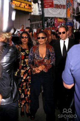 1997_TVR_signing_VirginMegastore_08.jpg