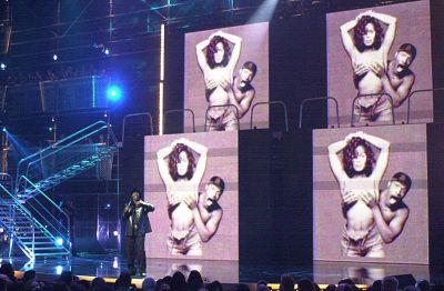 2001_MTVicon_Show_012.jpg