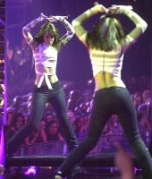 2001_MTVicon_Show_025.jpg