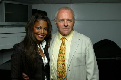 Janet_Jackson_theHollywoodBowlOpeningNight_2002_6.jpg