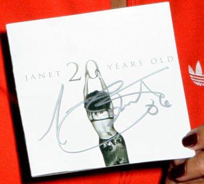 20YO_ReleaseParty_VirginMegastoreNYC_013.jpg