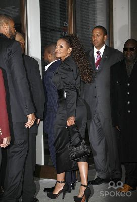 2006_OprahsLegendsBallScreening_015.jpg