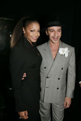 2006_ParisFashionWeek_Galliano_013.jpg