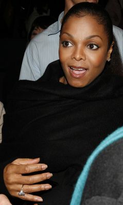 2006_ParisFashionWeek_Galliano_03.jpg