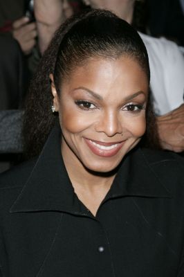 2006_ParisFashionWeek_MFGirlbaud_0.jpg