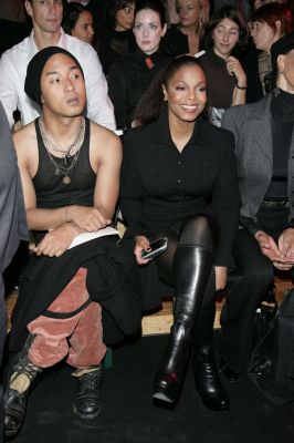 2006_ParisFashionWeek_MFGirlbaud_05.jpg