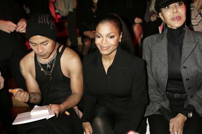 2006_ParisFashionWeek_MFGirlbaud_06.jpg