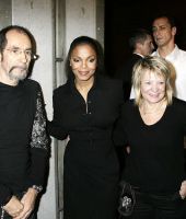 2006_ParisFashionWeek_MFGirlbaud_09.jpg