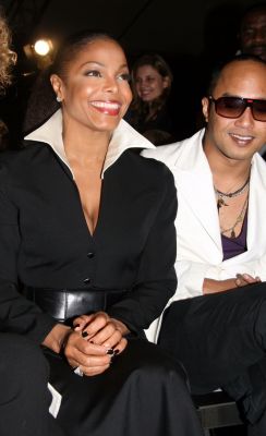 2006_ParisFashionWeek_Valentino_09.jpg