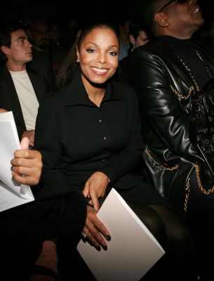 2006_ParisFashionWeek_VivianWeswood_011.jpg