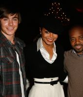 2007_FredericksOfHollywood_05.jpg