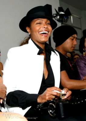2007_NYFashionWeek_Malandrino_01.jpg