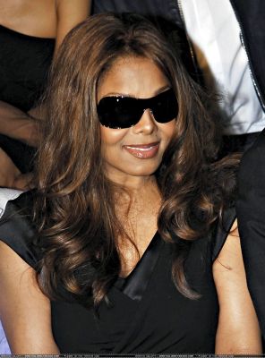 2008_MilanFashionWeek_Versace_02.jpg