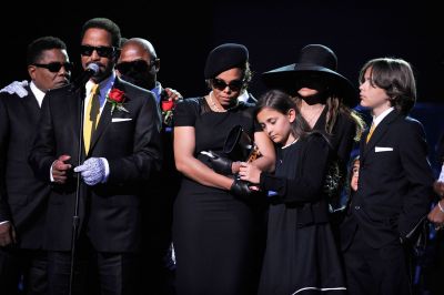 2009_MJ_Memorial_Service_014.jpg