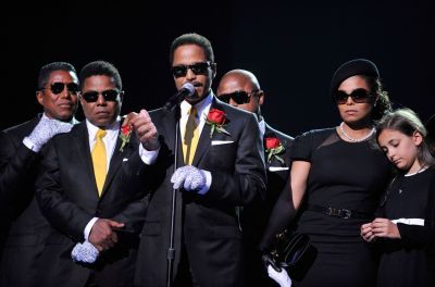 2009_MJ_Memorial_Service_016.jpg