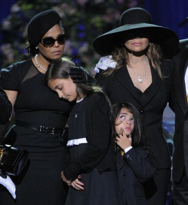 2009_MJ_Memorial_Service_022.jpg