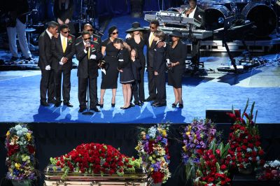 2009_MJ_Memorial_Service_026.jpg