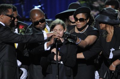 2009_MJ_Memorial_Service_04.jpg