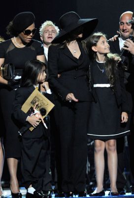 2009_MJ_Memorial_Service_09.jpg