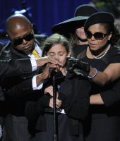 2009_MJ_Memorial_Service_04.jpg