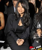 2009_MilanFashionWeek_VERSACE-05.jpg