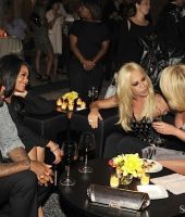 2009_MilanFashionWeek_VERSACE-08.jpg