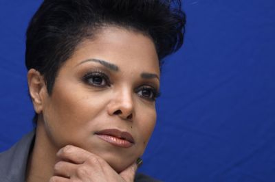 12954_celebrity_paradise_com_TheElder_JanetJackson2010_11_02_pressconferenceforColoredGirlsinLA9_122_459lo.jpg