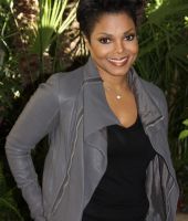 12938_celebrity_paradise_com_TheElder_JanetJackson2010_11_02_pressconferenceforColoredGirlsinLA1_122_232lo.jpg