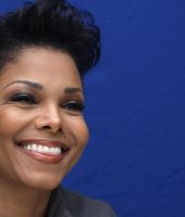 12948_celebrity_paradise_com_TheElder_JanetJackson2010_11_02_pressconferenceforColoredGirlsinLA6_122_411lo.jpg