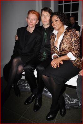 2010_LFW_PringleOfScotland_06.jpg