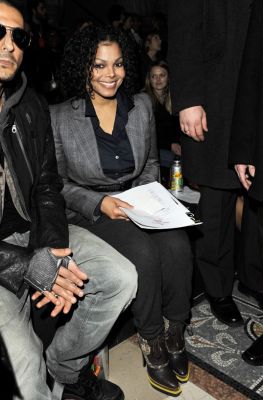 2010_LFW_VivoenneWestwood_06.jpg