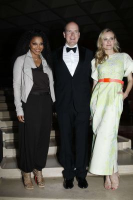 2001_LouvreGala_08.jpg