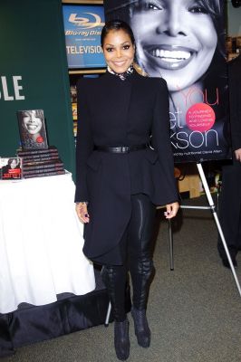 2011_TrueYou_BarnesNoble_032.jpg