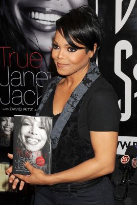 2011_TrueYou_BookSoup_06.jpg