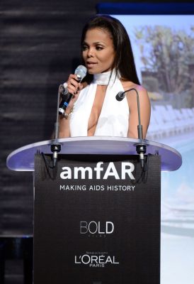 2012_amfAR_Cannes_Speech_024.jpg